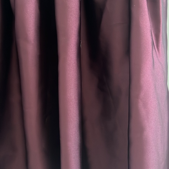 Burgundy top with knitted cardigan and silk bottom - Picture 4 of 7